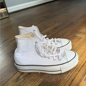 Converse Chuck Taylor High-Top platform White Sneakers